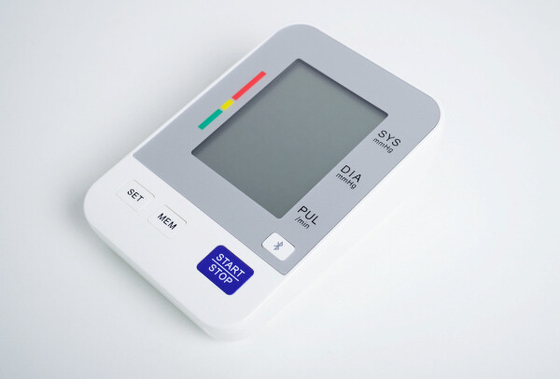 хорошее качество Монитор кровяного давления Bluetooth цифров предплечья OEM серый для Andriod реализация